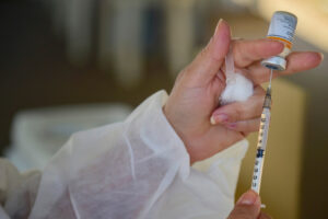 Mais de meio milhão de goianos estão com a segunda dose em atraso