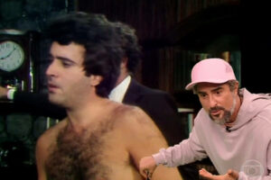 Tony Ramos se diverte com brincadeiras de Mion e promete visitá-lo no Caldeirão