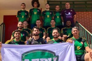 Jogadores do time adulto do AERV