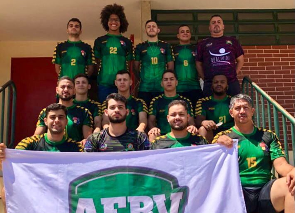 Jogadores do time adulto do AERV