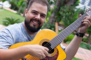 Músico Ricardo Coutinho comanda roda de samba em Goiânia nesta quinta, 30