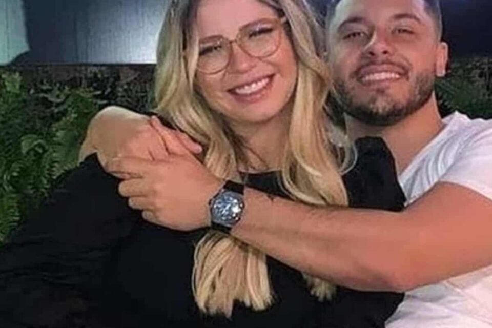 Foto de Murilo Huff com o filho rende comentários sobre semelhança com a mãe cantora Marília Mendonça; veja
