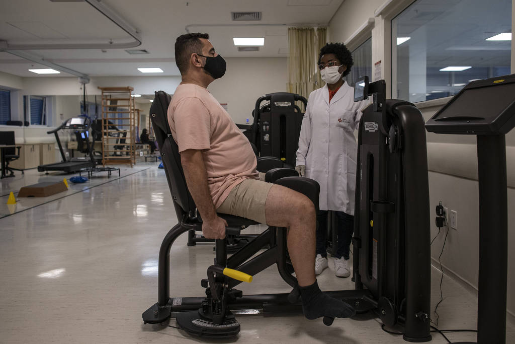 Pessoa passando pro processo de reabilitação