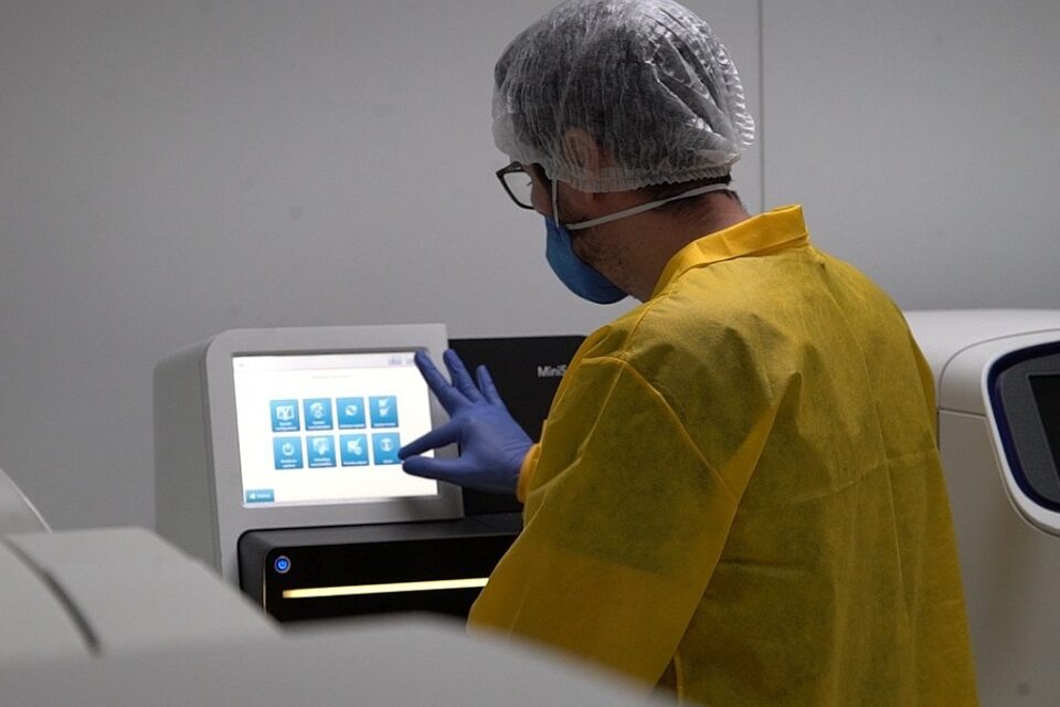 Ministério registra 619,6 mil mortes e 22,38 milhões de casos de covid