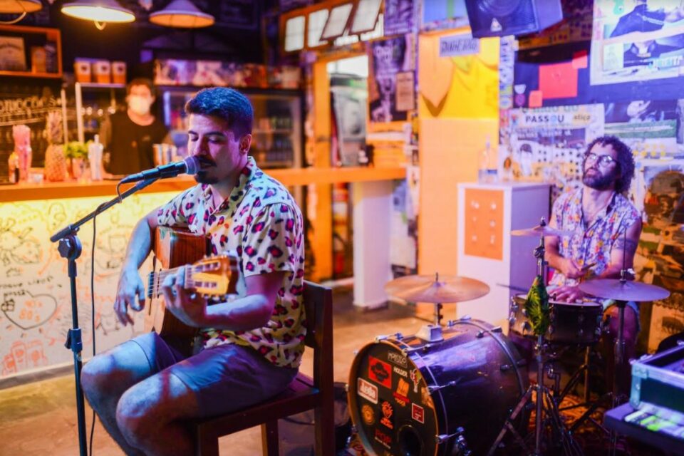 fernandinho e george drummer apresentam show solidário em Goiânia