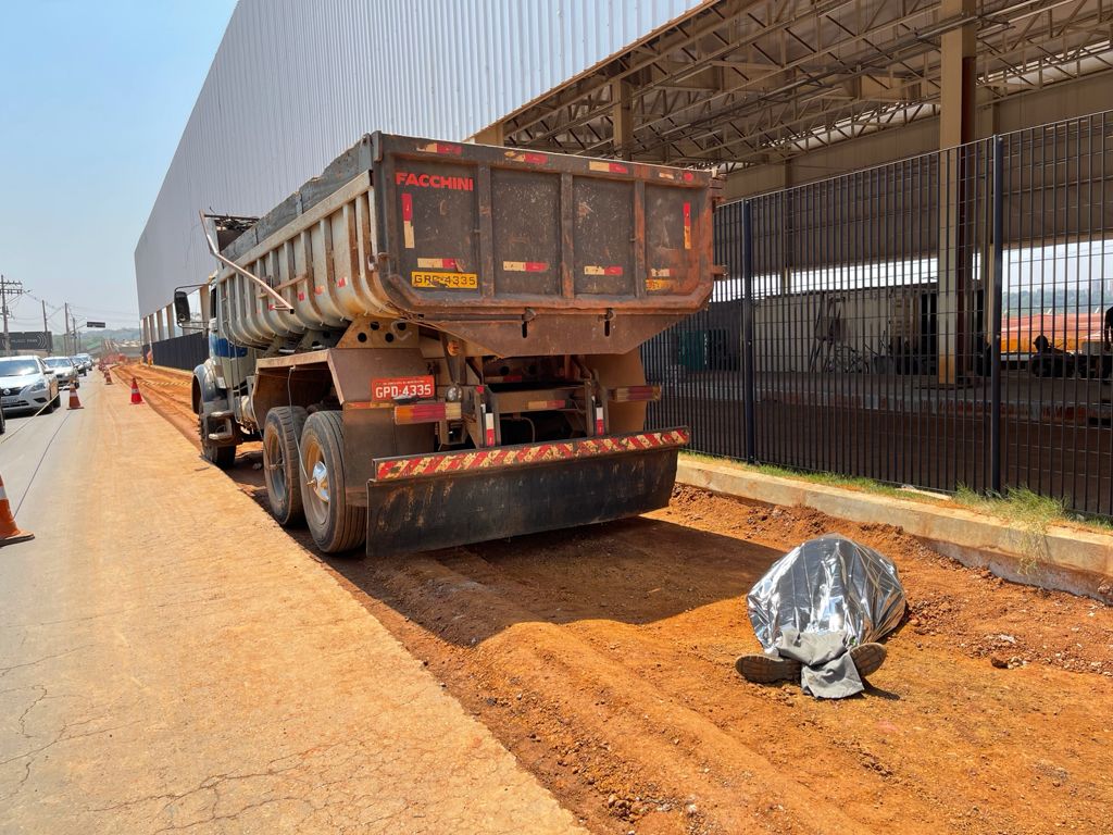 Trabalhador do BRT morre atropelado por caminhão na Avenida Goiás (Foto: Divulgação - PC)