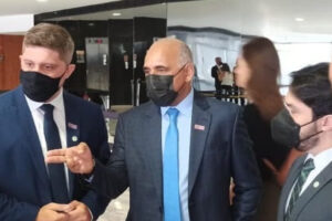 Rogério Cruz participa do anúncio de novas regras do Casa Verde e Amarela e articula lançamento em Goiânia