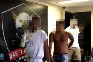 Quatro 'alunas' de estelionatários entregaram seus 'professores' a sequestradores após caírem em um golpe dos seus próprio mentores no Rio de Janeiro. - 'Alunas' de estelionatários entregam 'professores' a sequestradores após levarem golpe, no RJ