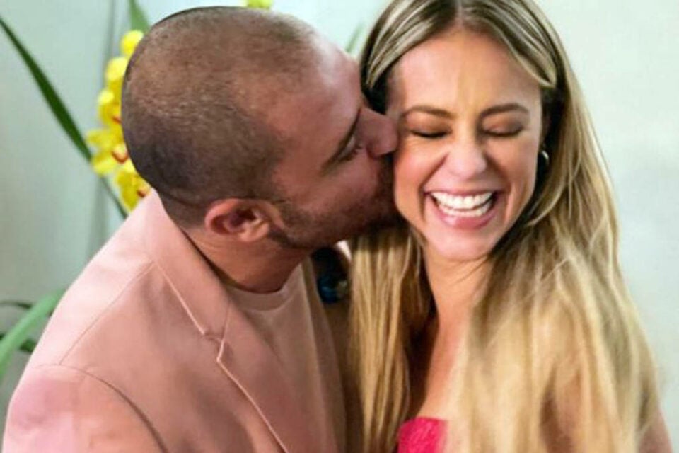 Cantor pensou que fosse trote quando Mumuzinho quis apresentar atriz para ele. Diogo Nogueira não acreditou em encontro com Paolla Oliveira