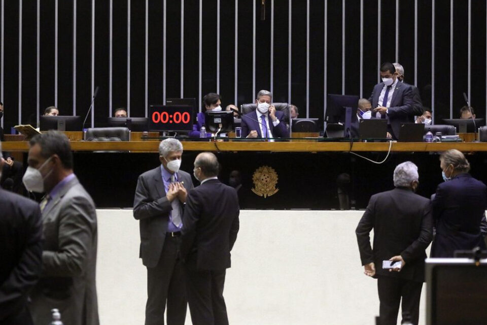 Câmara aprova MP que altera regras de fundos constitucionais