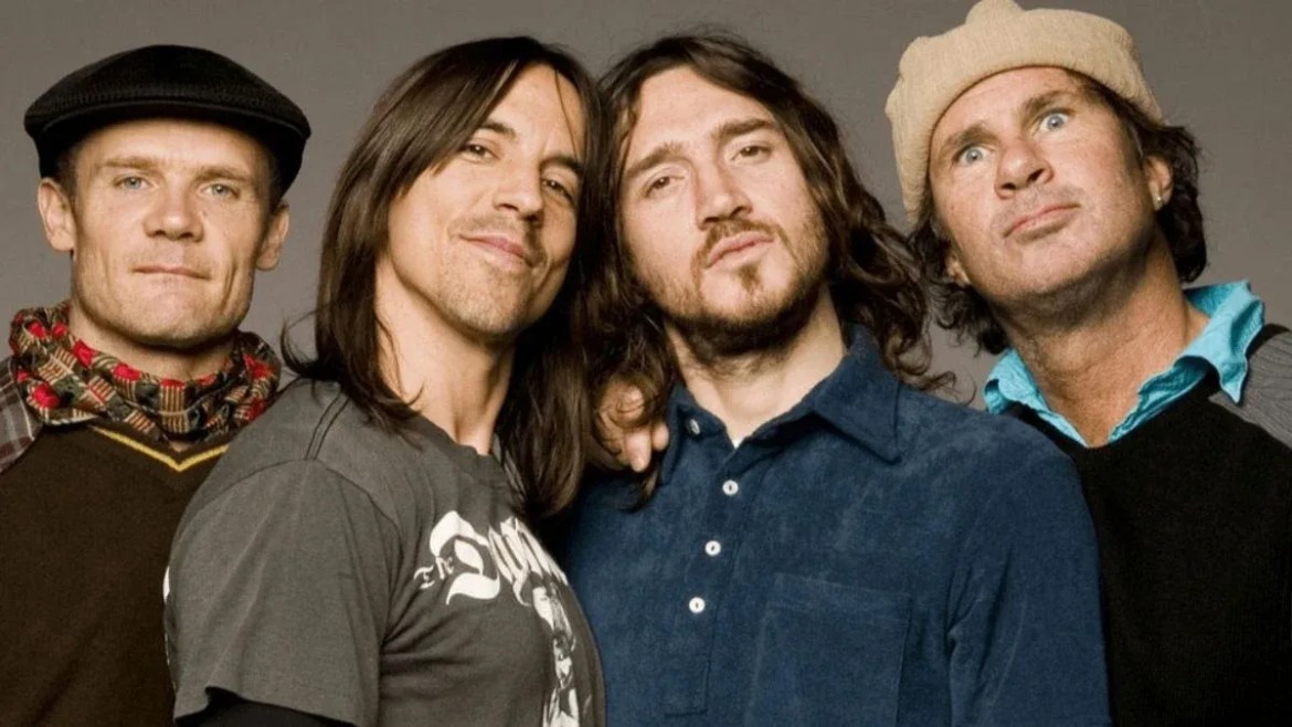 frusciante A última vez que a banda se apresentou no Brasil foi em 2019, no Rock in Rio. Red Hot Chili Peppers anuncia turnê mundial para 2022