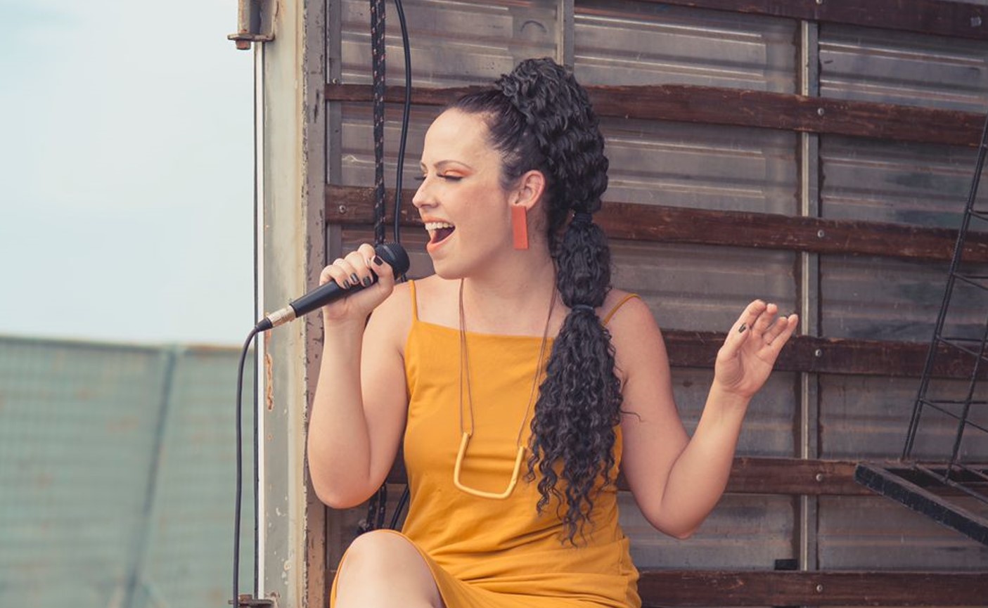 Cantora Sellva lança filme musical "Fala de Mim" nesta quinta