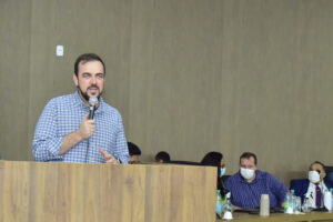 Em viagem pelo norte de Goiás, Mendanha se encontra com aliado de Marconi