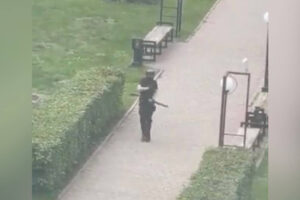 Atirador invade universidade, mata 8 pessoas e deixa outras 24 feridas na Rússia