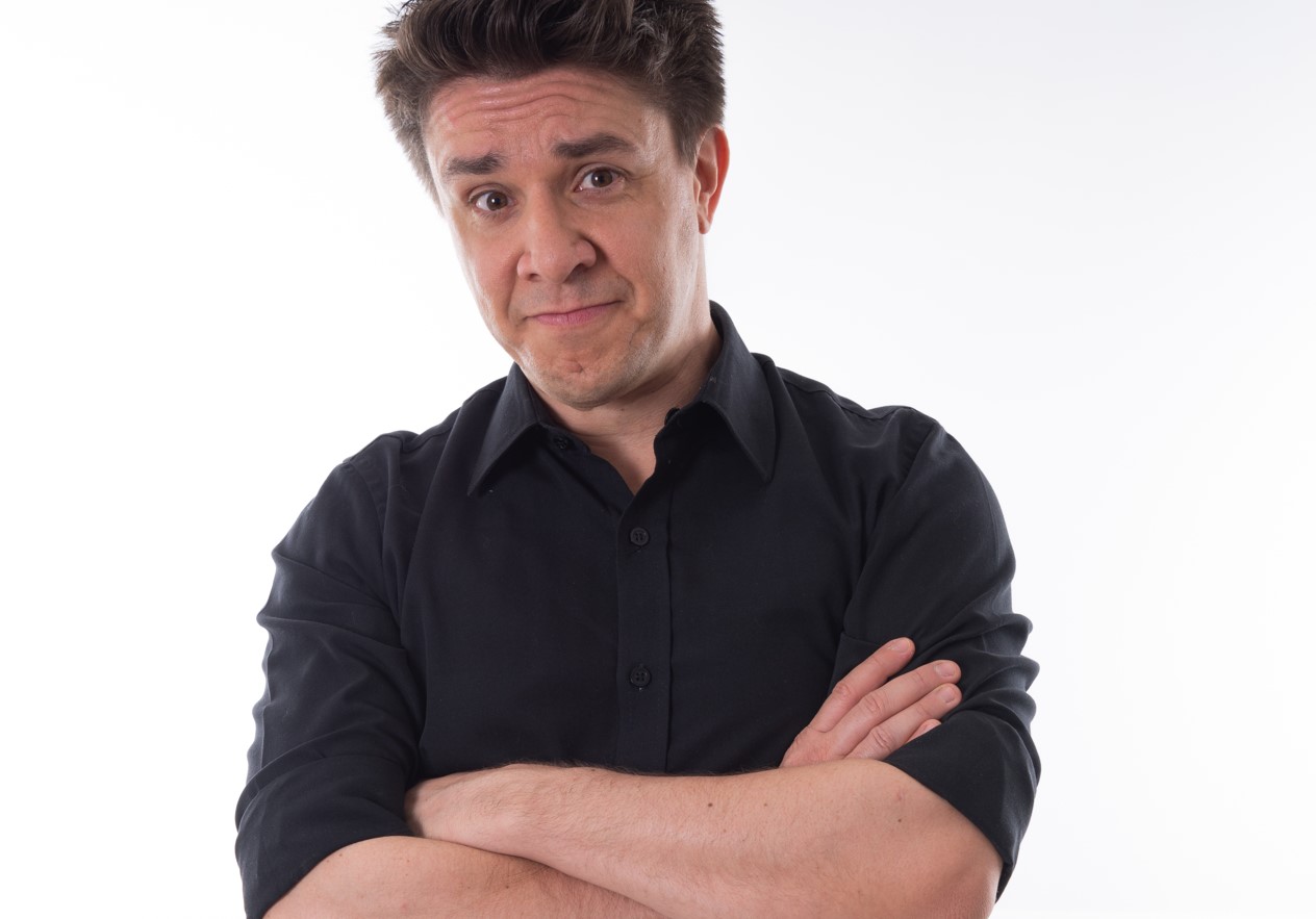 Oscar Filho apresenta Alto-Biografia Não Autorizada em Goiânia