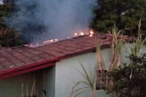 Lar de idosos pega fogo em Goianésia: incêndio pode ter sido iniciado por cigarro
