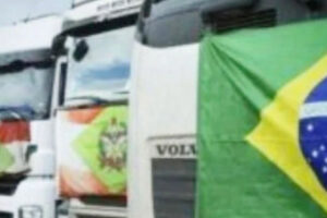 Caminhoneiros liberam vias da Esplanada dos Ministérios após 4 dias de invasão