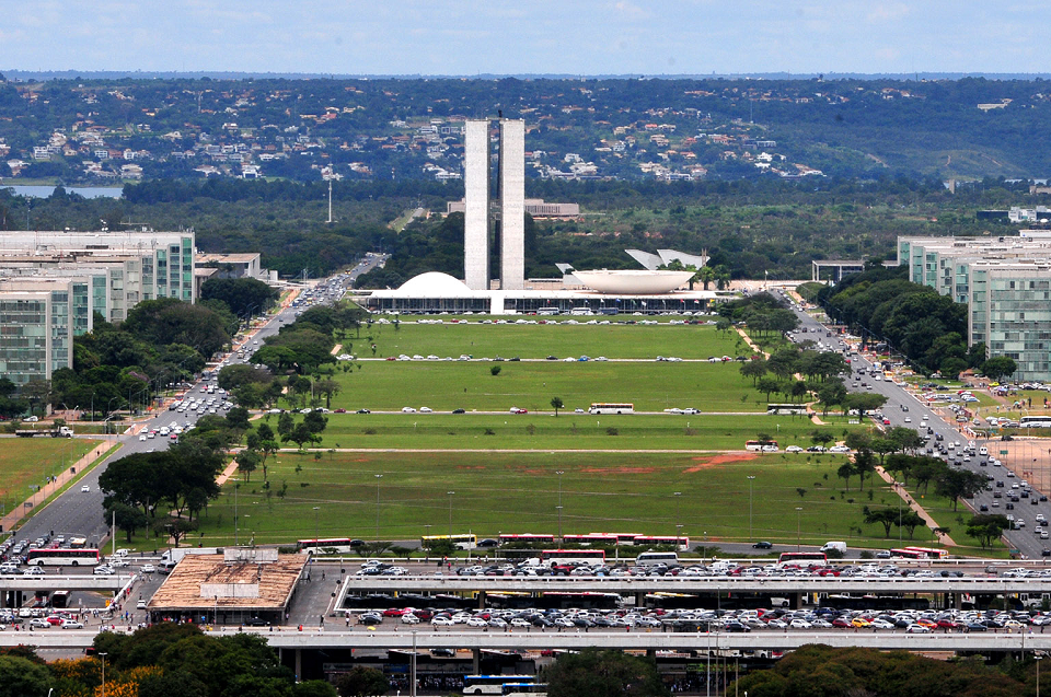 Esplanada terá protestos pró e contra o governo no domingo
