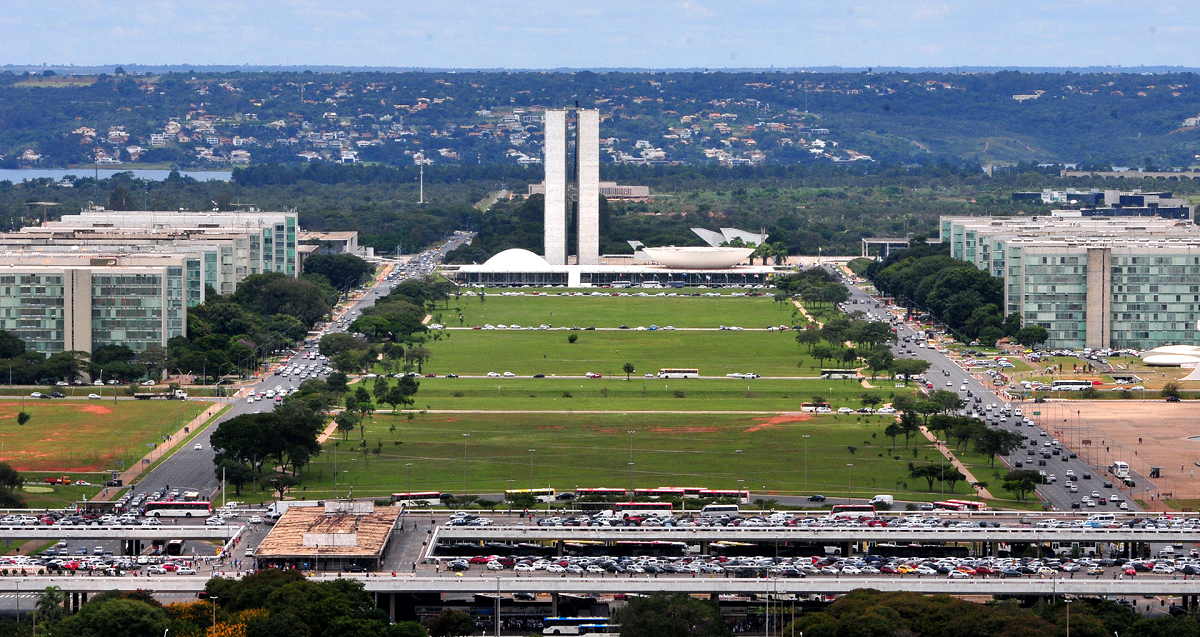 Esplanada terá protestos pró e contra o governo no domingo
