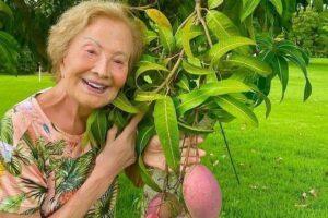 Glória Menezes volta a morar no Rio após morte de Tarcísio Meira