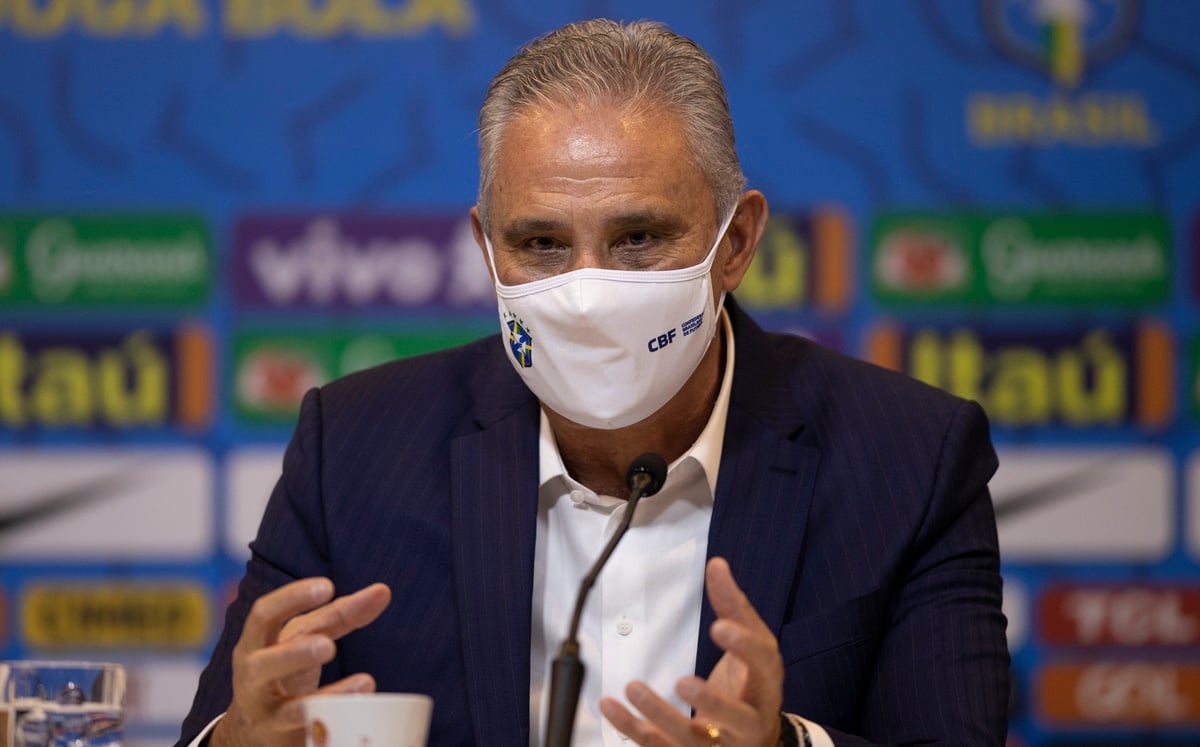 Tite durante coletiva pela Seleção brasileira