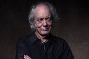 Erasmo Carlos é internado para tratar Covid-19