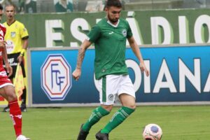 Henrique Lordelo durante jogo pelo Goiás