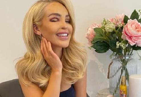 Katie Piper foi agredida em 2008 a mando de um ex-namorado. Apresentadora atacada com ácido rebate acusação de excesso de botox