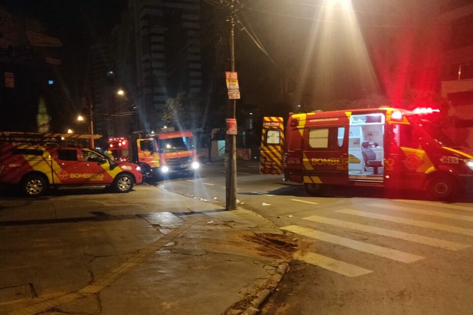 Motociclista sofre fraturas no braço e perna após cair de moto na GO-506, em Catalão (Foto: Corpo de Bombeiros)