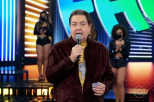 Dança dos Famosos Emissora está focada nas atrações que serão exibidas no programa do apresentador. Faustão poderá ter versão de 'Dança dos Famosos' na Band