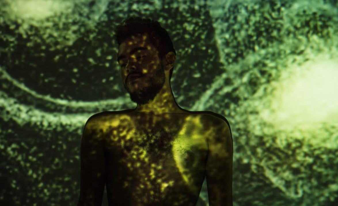 Oficinas gratuitas de consciência corporal e HQ's