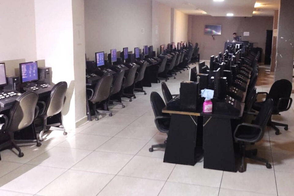 Estabelecimento fiscalizado nesta segunda-feira (20), em ação do Ministério Público na Baixada Santista contra exploração de jogos de azar - Divulgação/Ministério Público