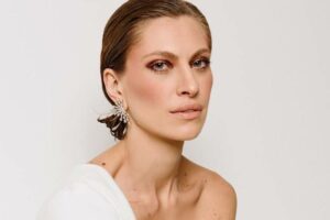 Ex-paquita Lana Rhodes relata dificuldades por ter atriz pornô de mesmo nome