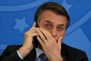 Projeto de Bolsonaro piora combate a fake news e texto na Câmara ignora inação das redes