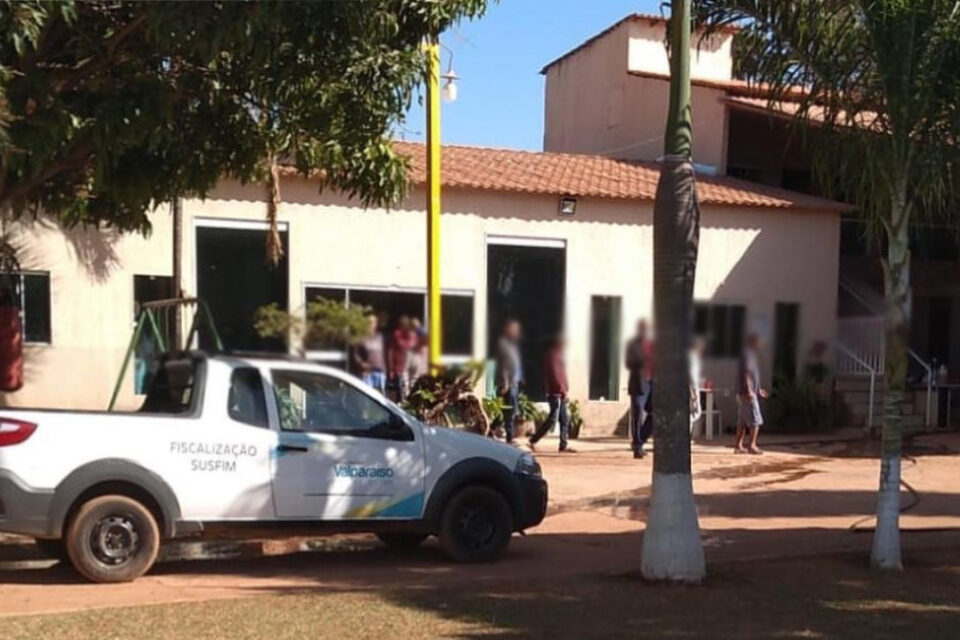 PC interdita clínica irregular - Pacientes dependentes químicos afirmam que eram alvo de agressões em clínica de reabilitação de Valparaiso de Goiás e acionaram Polícia Civil