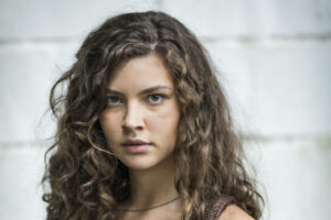 Para a nova novela, Alanis Guillen começou uma preparação, inclusive física. Juma da nova 'Pantanal' começa a deixar os pelos crescerem