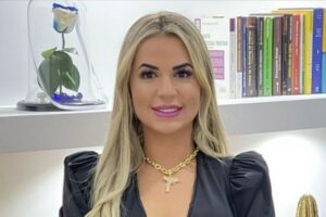 "É perseguição? É", afirma a advogada. Deolane Bezerra abre queixa contra delegada por se negar a devolver carros de luxo