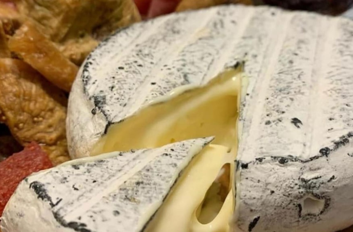 Pc Queijos e Vinhos é opção para comprar queijos em Goiânia