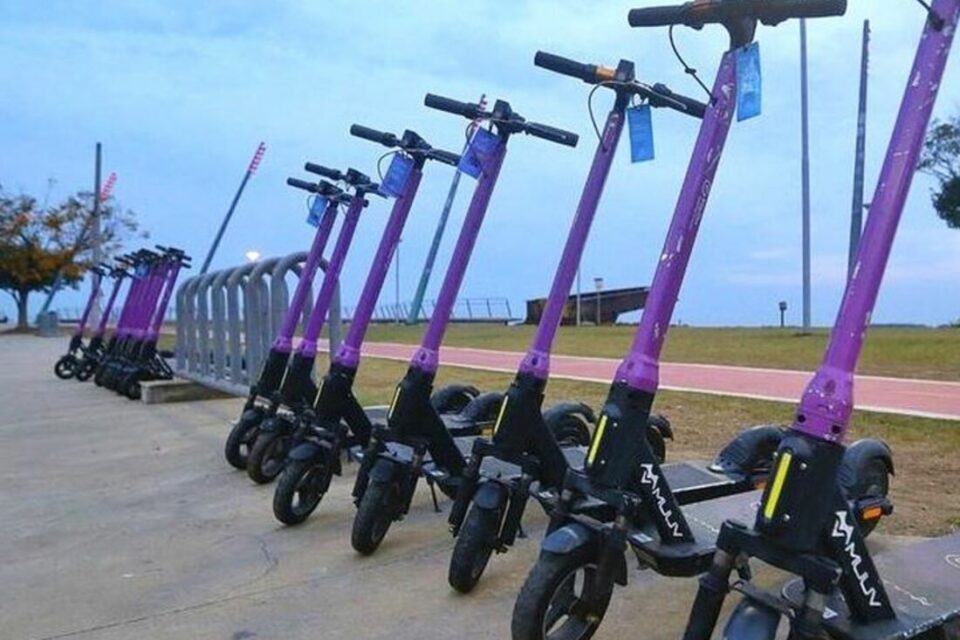 Após mais de um ano da saída, patinenetes elétricas voltam a Goiânia
