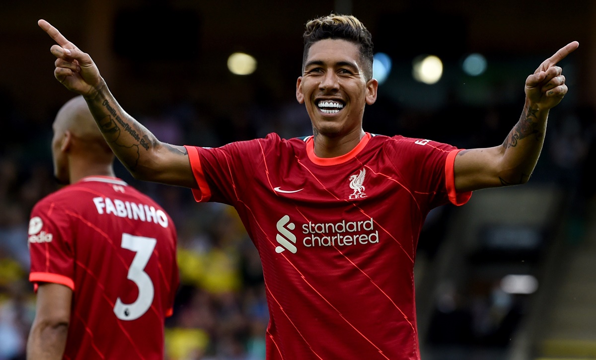 Roberto Firmino comemora gol pelo Liverpool