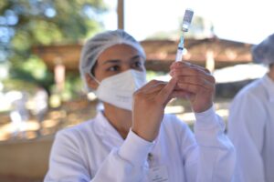 Moradores com mais de 18 anos podem se vacinar contra Covid em Goiânia nesta quinta-feira (2). (Foto: Jucimar de Sousa/Mais Goiás)