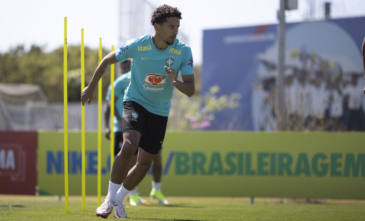 Marquinhos treina com a Seleção Brasileira