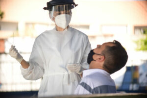 Goiânia realiza nova testagem contra Covid nesta segunda-feira (20). Segundo a SMS, serão realizados 800 exames em moradores da região Oeste. (Foto: divulgação/Prefeitura)