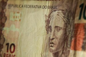 Justiça bloqueia bens de ex-prefeito de Barro Alto e outras três pessoas