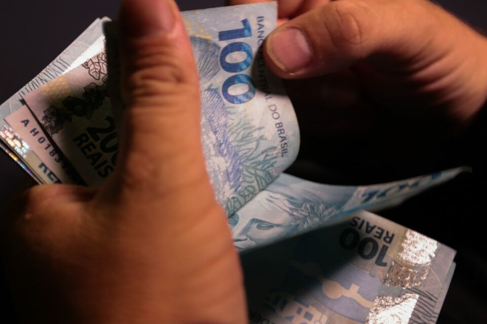 Governadores turbinam ações sociais em ano pré-eleitoral