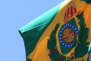 Fux manda retirar bandeira do Brasil Império hasteada em sede do TJ no MS