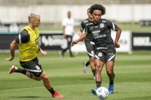 Willian em treino no Corinthians