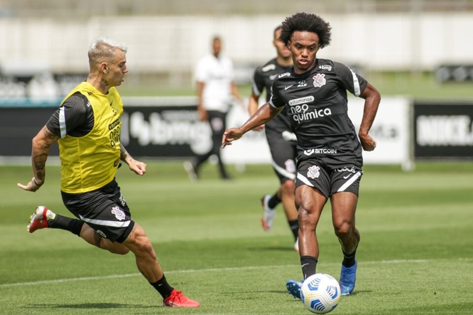 Willian em treino no Corinthians
