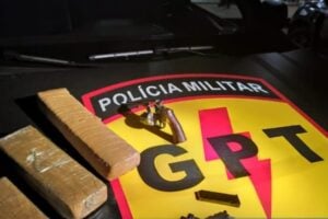 armas e drogas aprendido com o homem que planejava assassinato de PM
