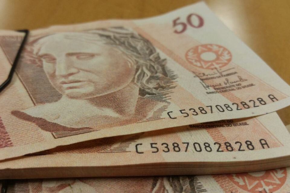 Mercado estima taxa Selic próxima aos dois dígitos em 2022
